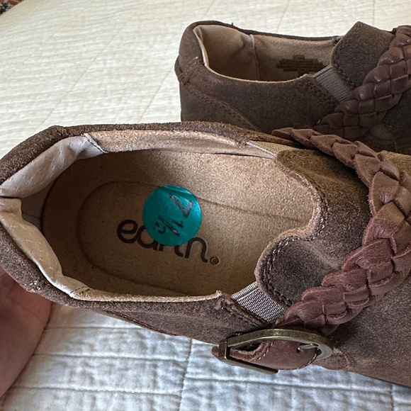 Earth 7.5 Farage Round Toe Flat Suede Leather Shoe - Picture 5 of 6